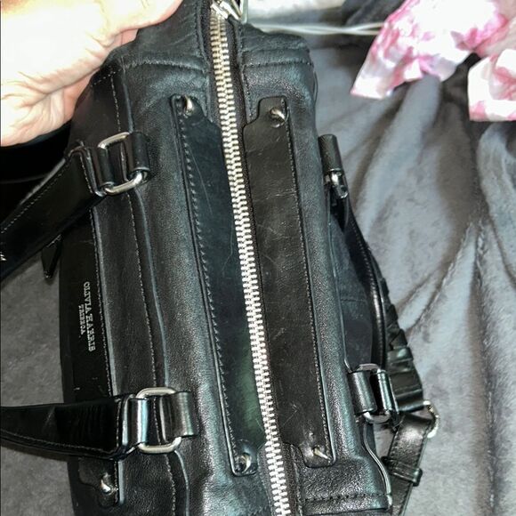 Olivia Harris Black Leather Duffel Bag with Modern Chain-Link Design - Picture 9 of 16